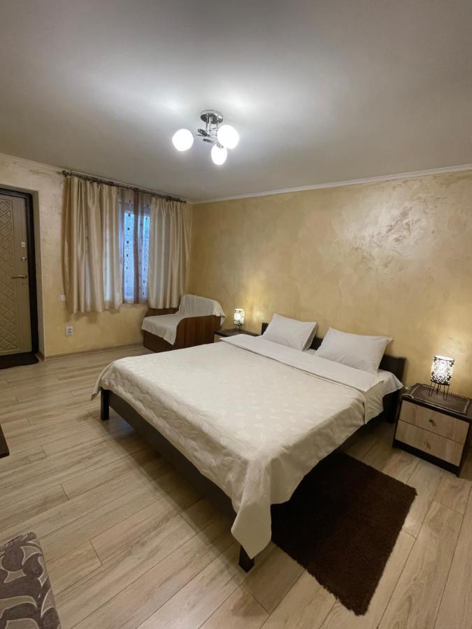 Guest House Sunrise Кам'янець-Подільский Екстер'єр фото