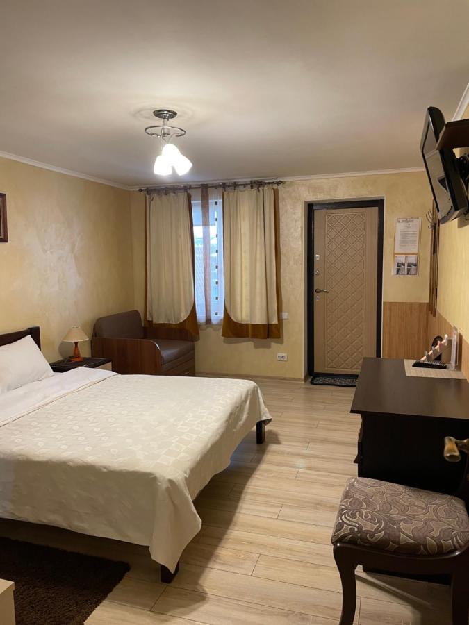 Guest House Sunrise Кам'янець-Подільский Екстер'єр фото